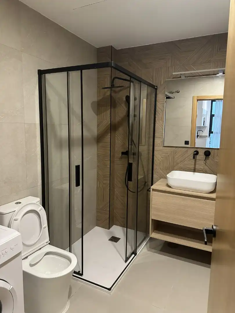 Baño de Estudio en venta en Valencia con Aire acondicionado, Terraza y Amueblado
