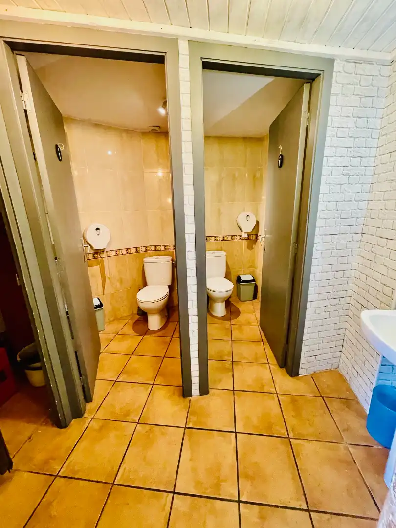 Bany de Local en venda en Tordera amb Terrassa, Moblat i Internet