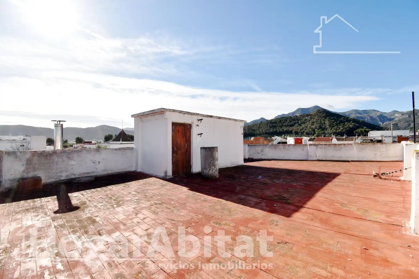 Vista exterior de Casa o xalet en venda en Xeraco amb Terrassa, Traster i Balcó