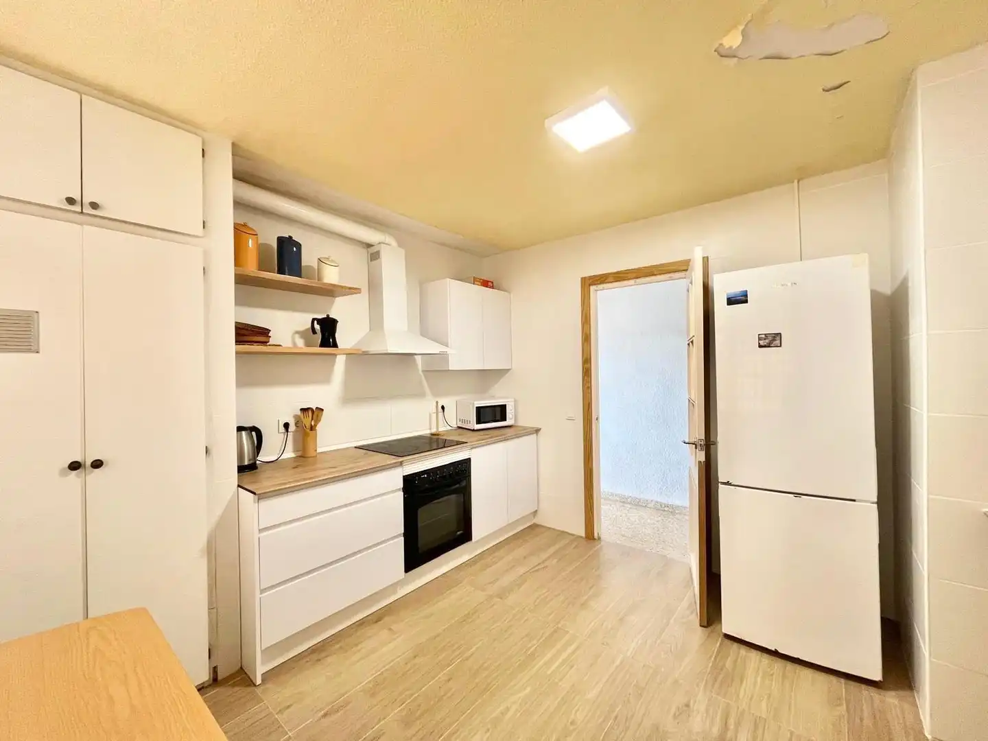 Kitchen of Flat for rent in Torrevieja  with Heating, Parquet flooring and Terrace