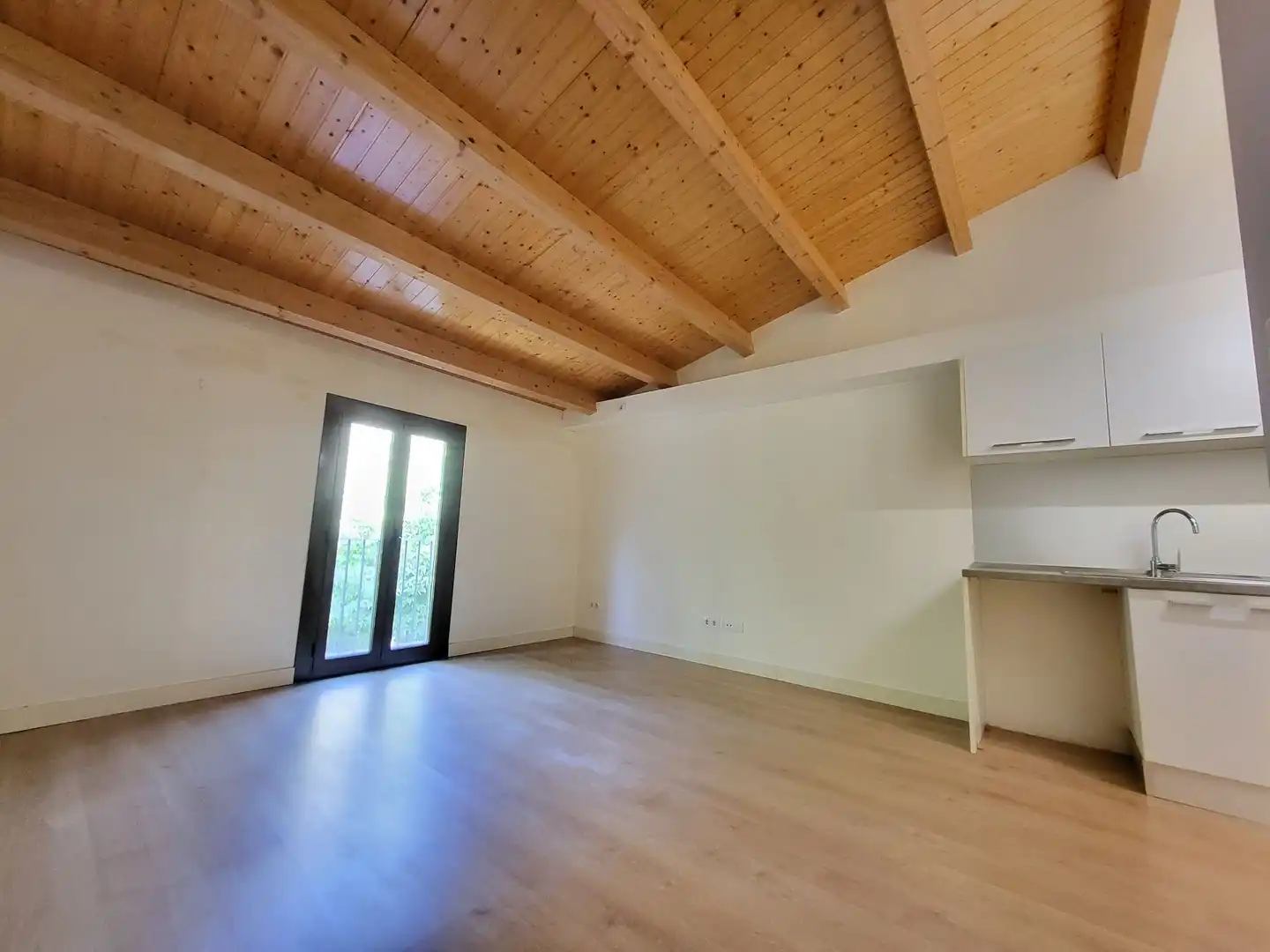 Sala de estar de Estudio en venta en Nucli Urbà  