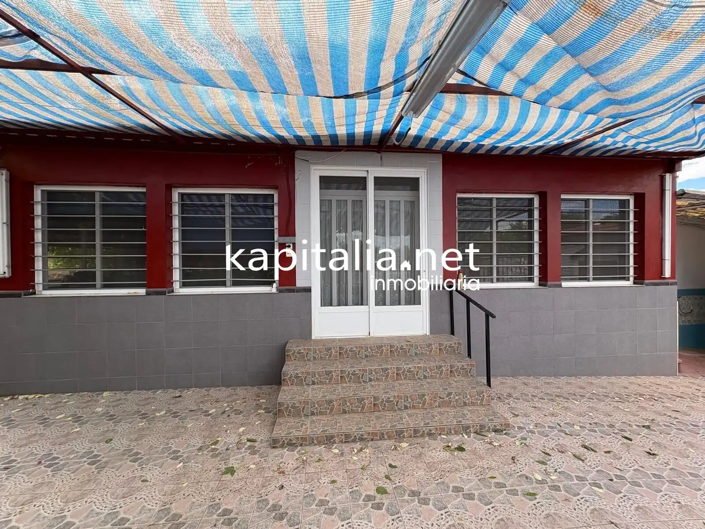 Vista exterior de Casa o xalet en venda en Rotglà i Corbera amb Aire condicionat, Jardí privat i Terrassa