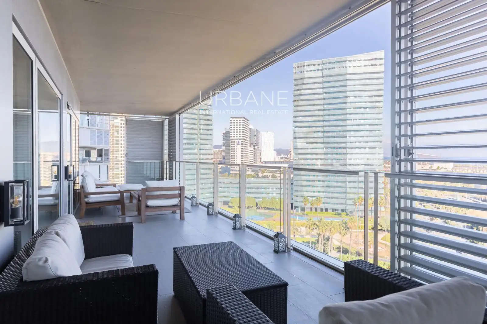 Terraza de Ático de alquiler en Barcelona con Aire acondicionado, Calefacción y Amueblado