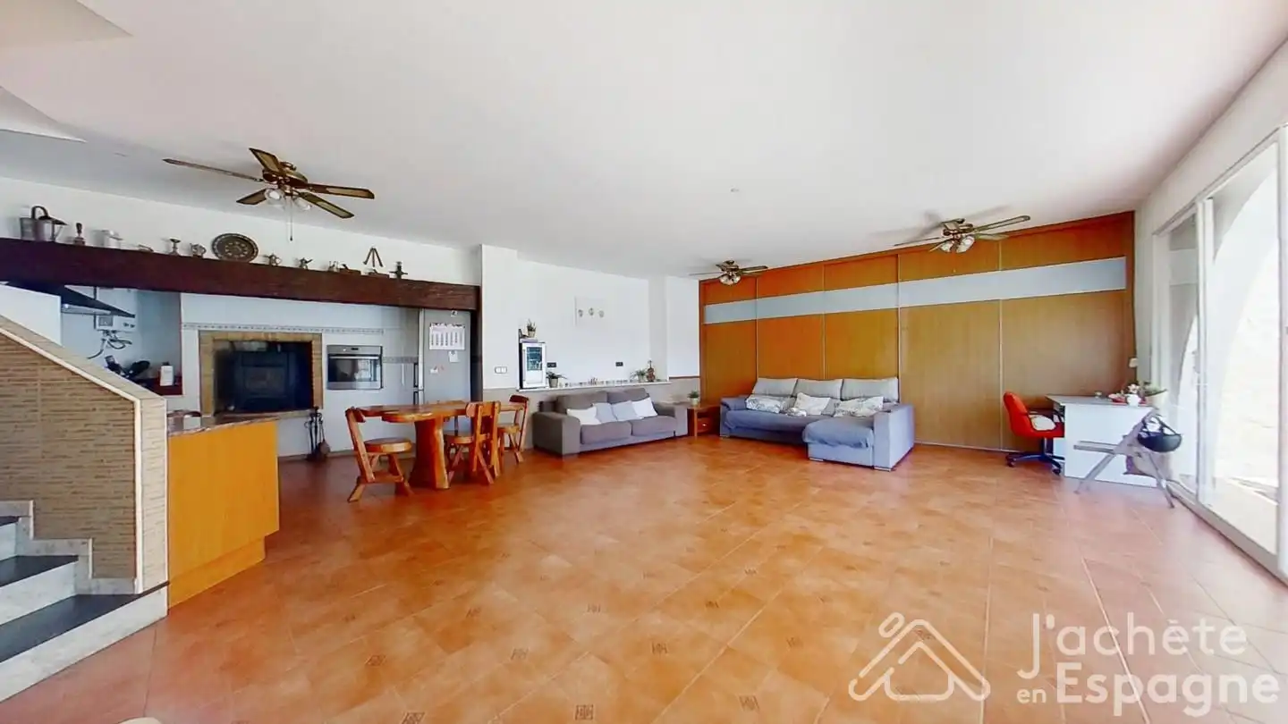 Living room of Country homes for sale in Quart de les Valls  with Private garden, Terrace and Swimming Pool