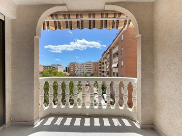 Apartment with balcony for sale in Campello Playa