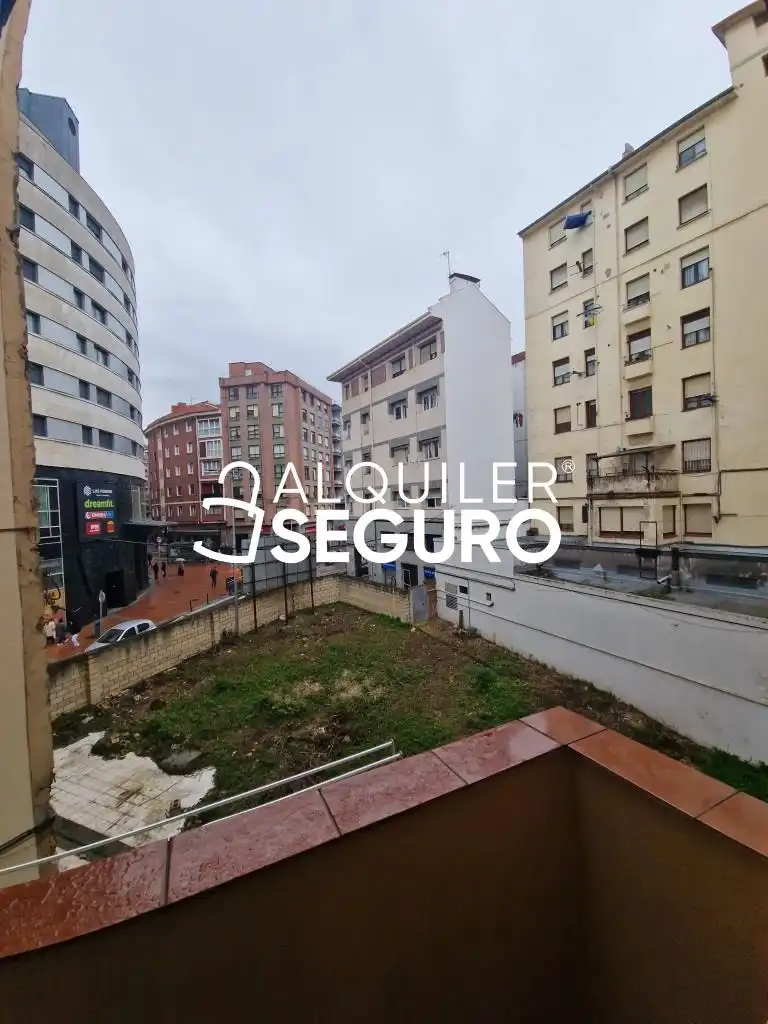 Exterior view of Flat for rent in Barakaldo   with Heating, Terrace and Furnished