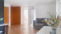 Sala d'estar de Planta baixa en venda en Las Rozas de Madrid amb Aire condicionat, Calefacció i Jardí privat
