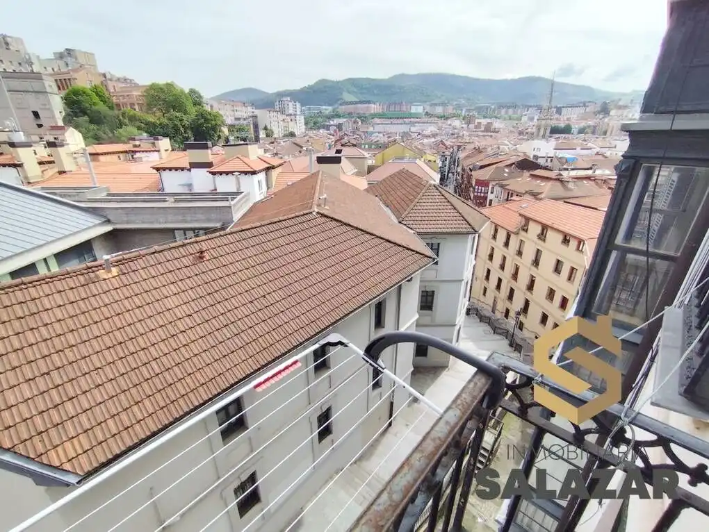 Terrassa de Pis en venda en Bilbao  amb Calefacció, Parquet i Traster