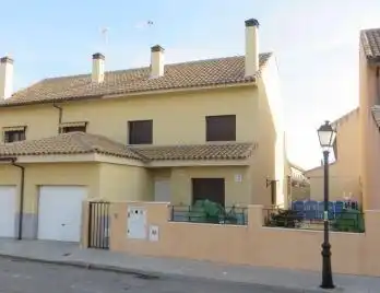 Chalet en venta en Numancia de la Sagra