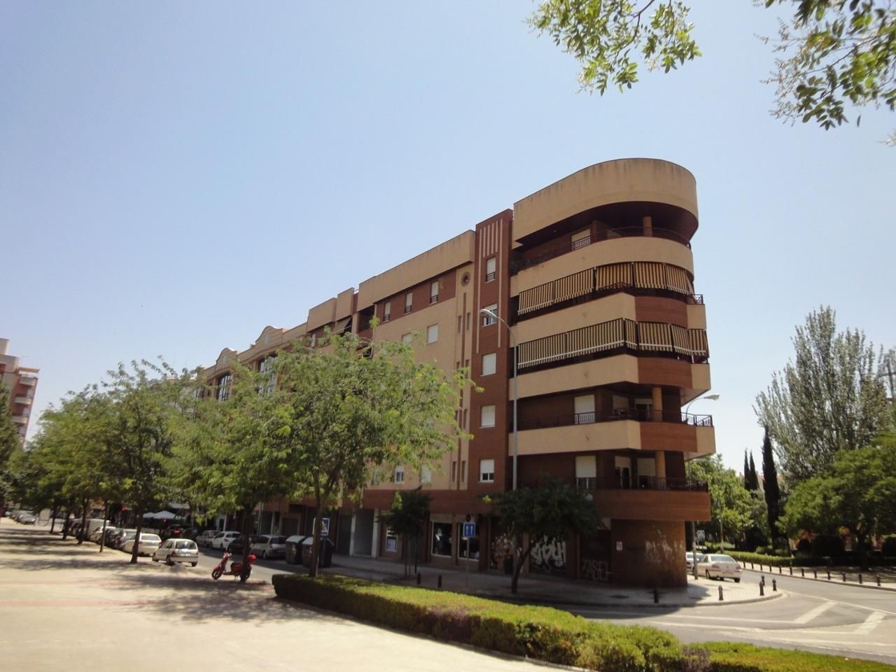 Vista exterior de Pis en venda en  Granada Capital amb Aire condicionat, Calefacció i Terrassa