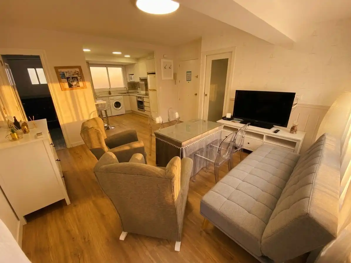 Sala d'estar de Apartament de lloguer en Torrevieja amb Aire condicionat, Moblat i Rentadora