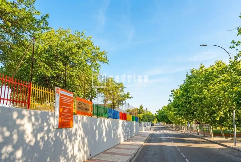 Exterior view of Flat for sale in Alcorcón  with Air Conditioner, Heating and Private garden
