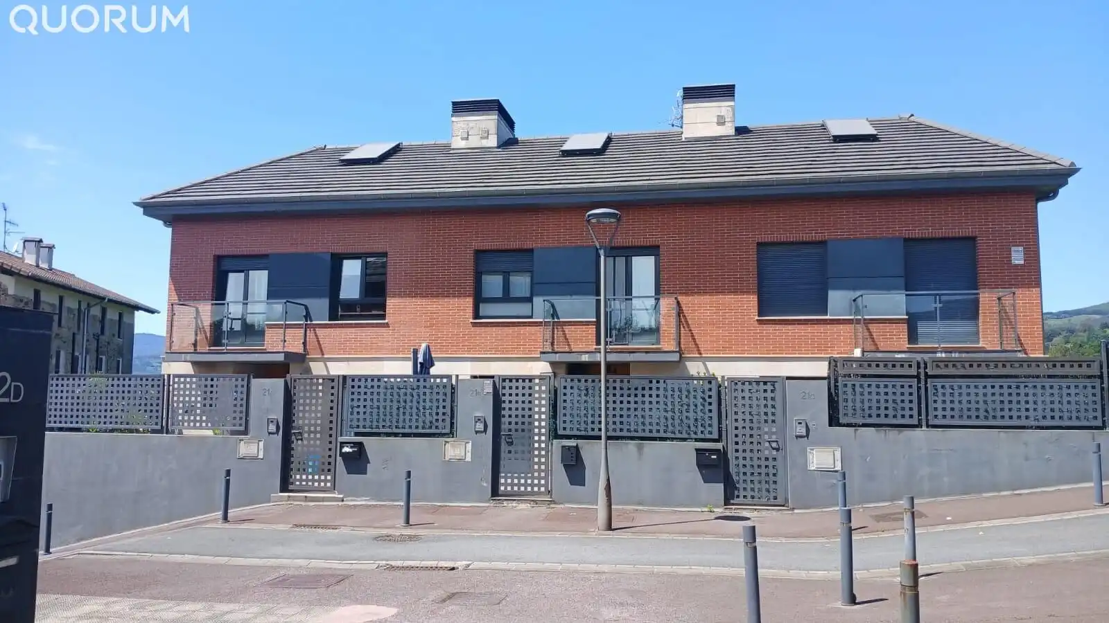 Vista exterior de Casa adosada en venta en Galdakao con Calefacción, Jardín privado y Terraza