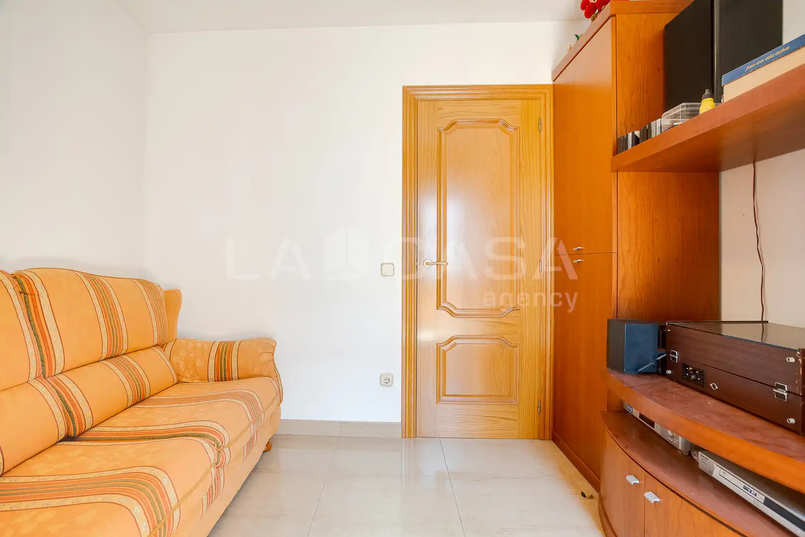 Sala de estar de Piso en venta en Cornellà de Llobregat con Calefacción y Balcón