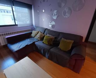 Sala d'estar de Apartament de lloguer en Barbadás amb Calefacció, Traster i Moblat