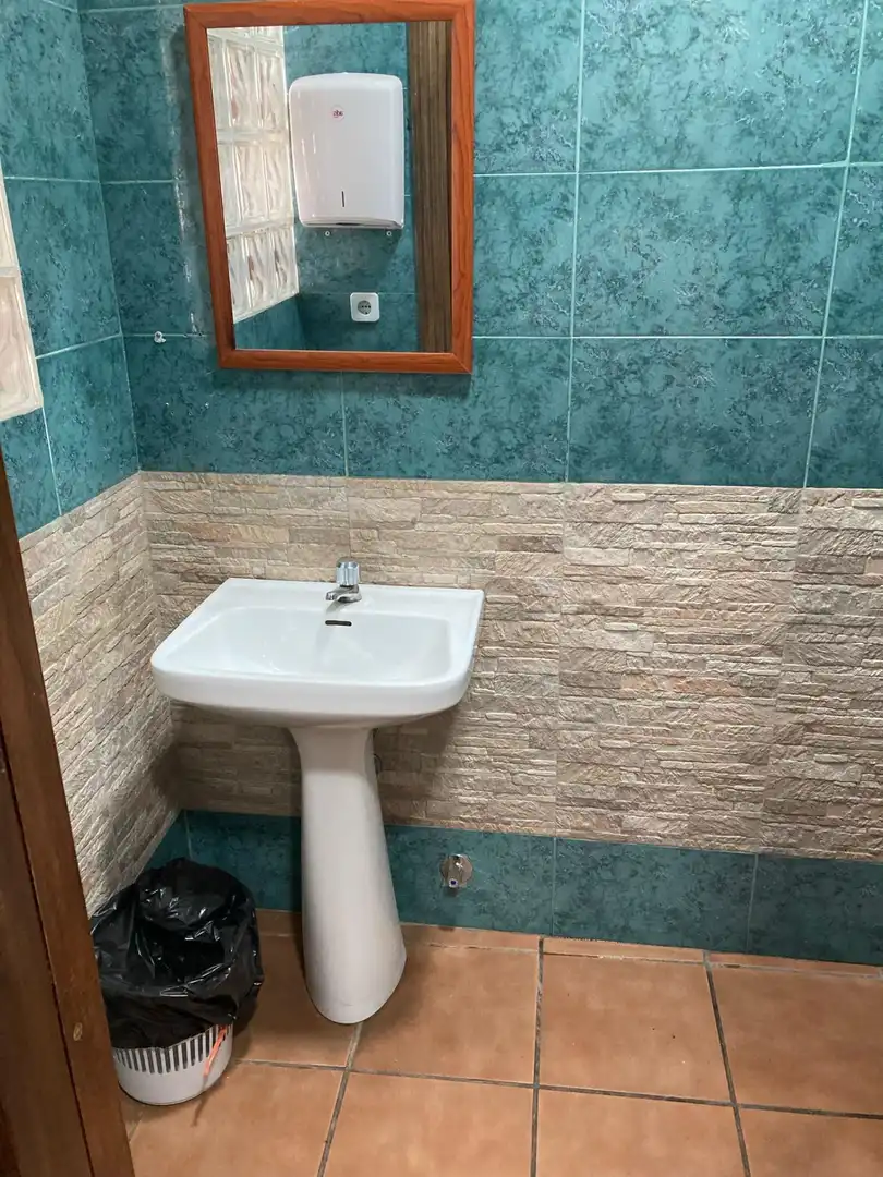 Baño de Local de alquiler en Alquife