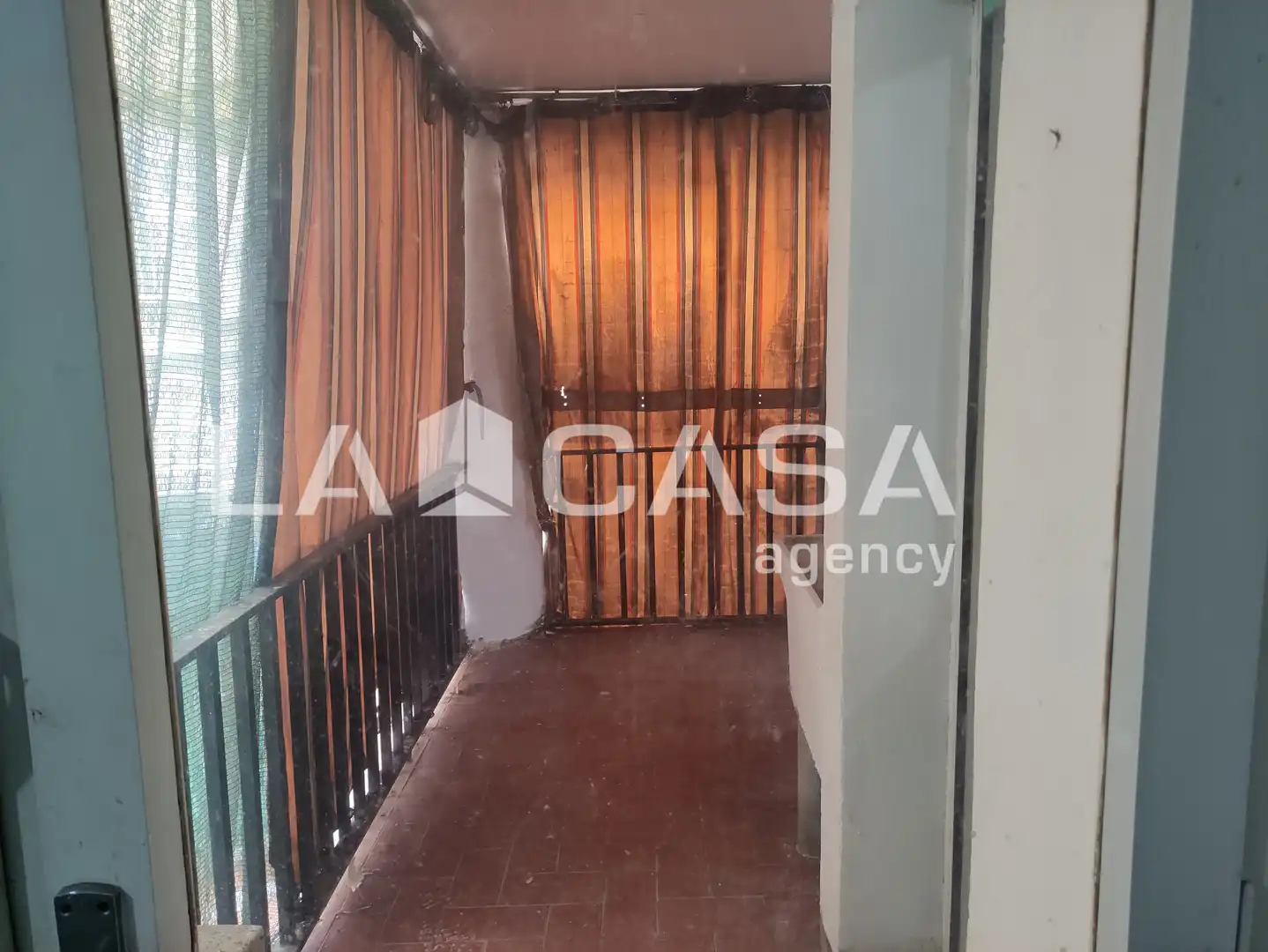 Piso en venta en Santa Coloma de Gramenet con Balcón