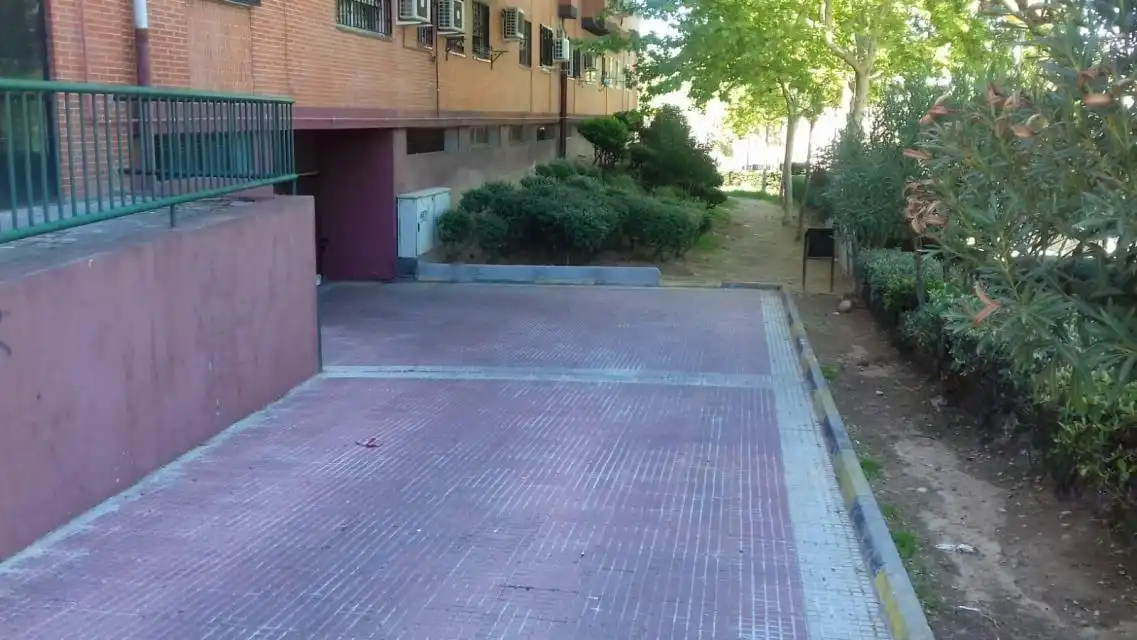 Einzelparkplatz zum Verkauf in Velilla de San Antonio, imagen 4