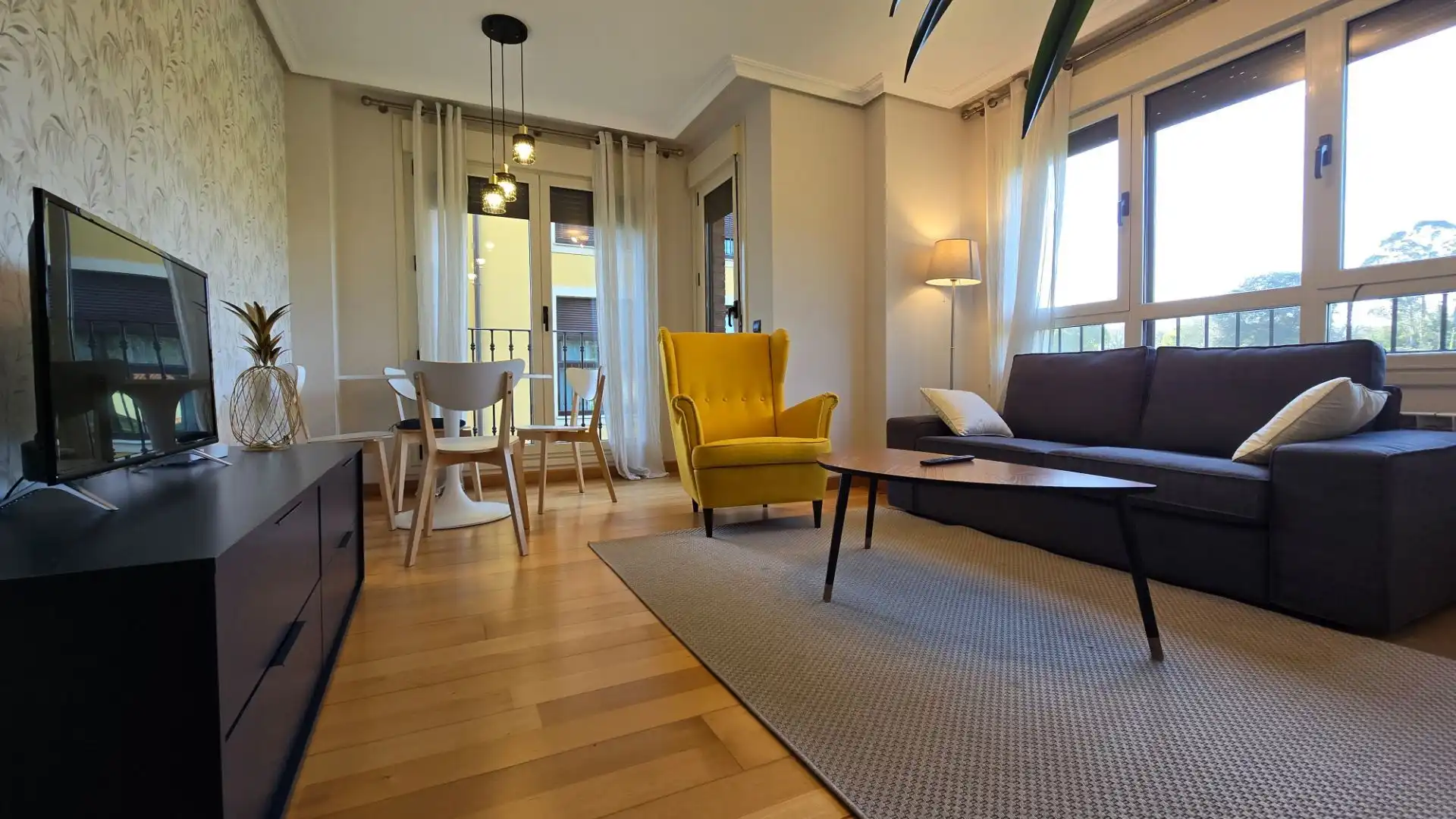 Living room of Flat for sale in Llanes  with Heating, Terrace and Furnished
