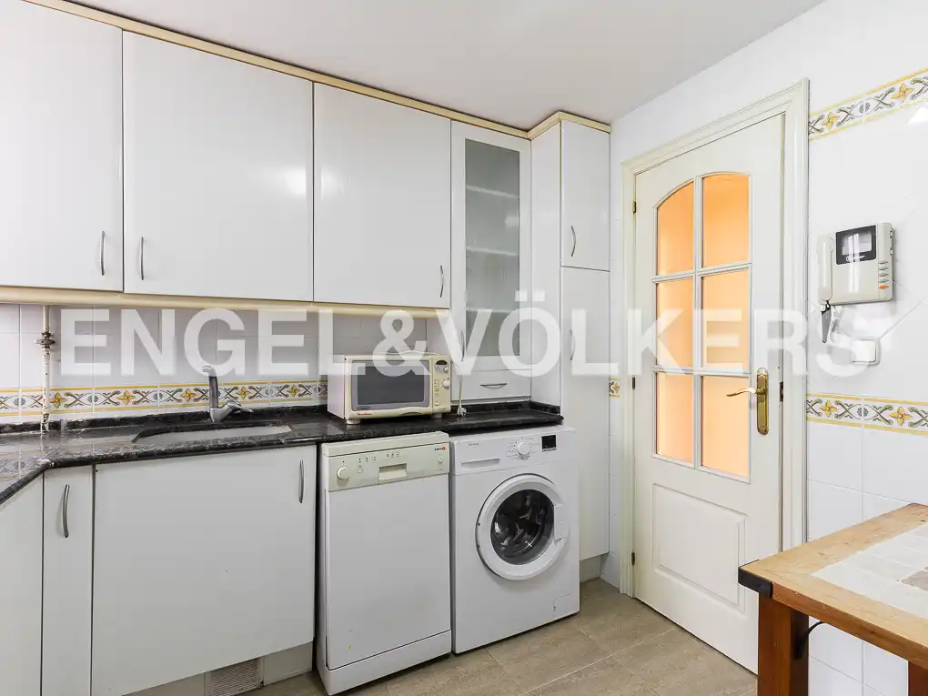 Cuina de Àtic de lloguer en Valencia amb Aire condicionat, Calefacció i Parquet