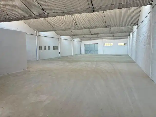 Fabrikhallen zur Miete in Valls