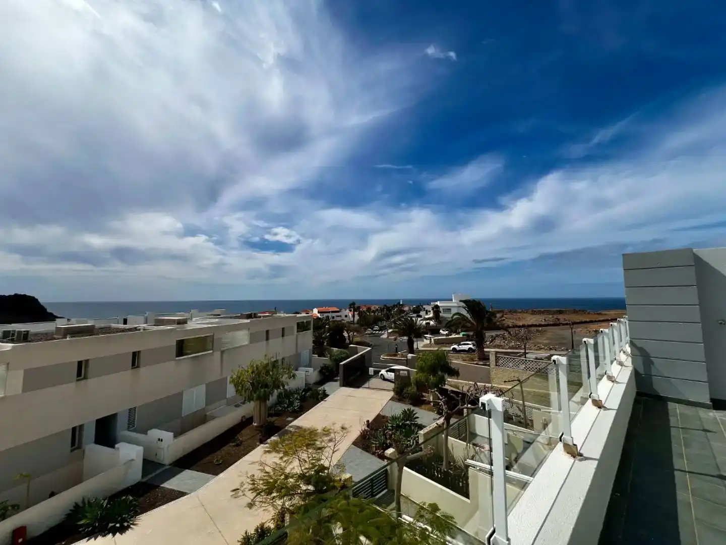 Vista exterior de Casa adosada en venda en Agaete amb Piscina i Balcó