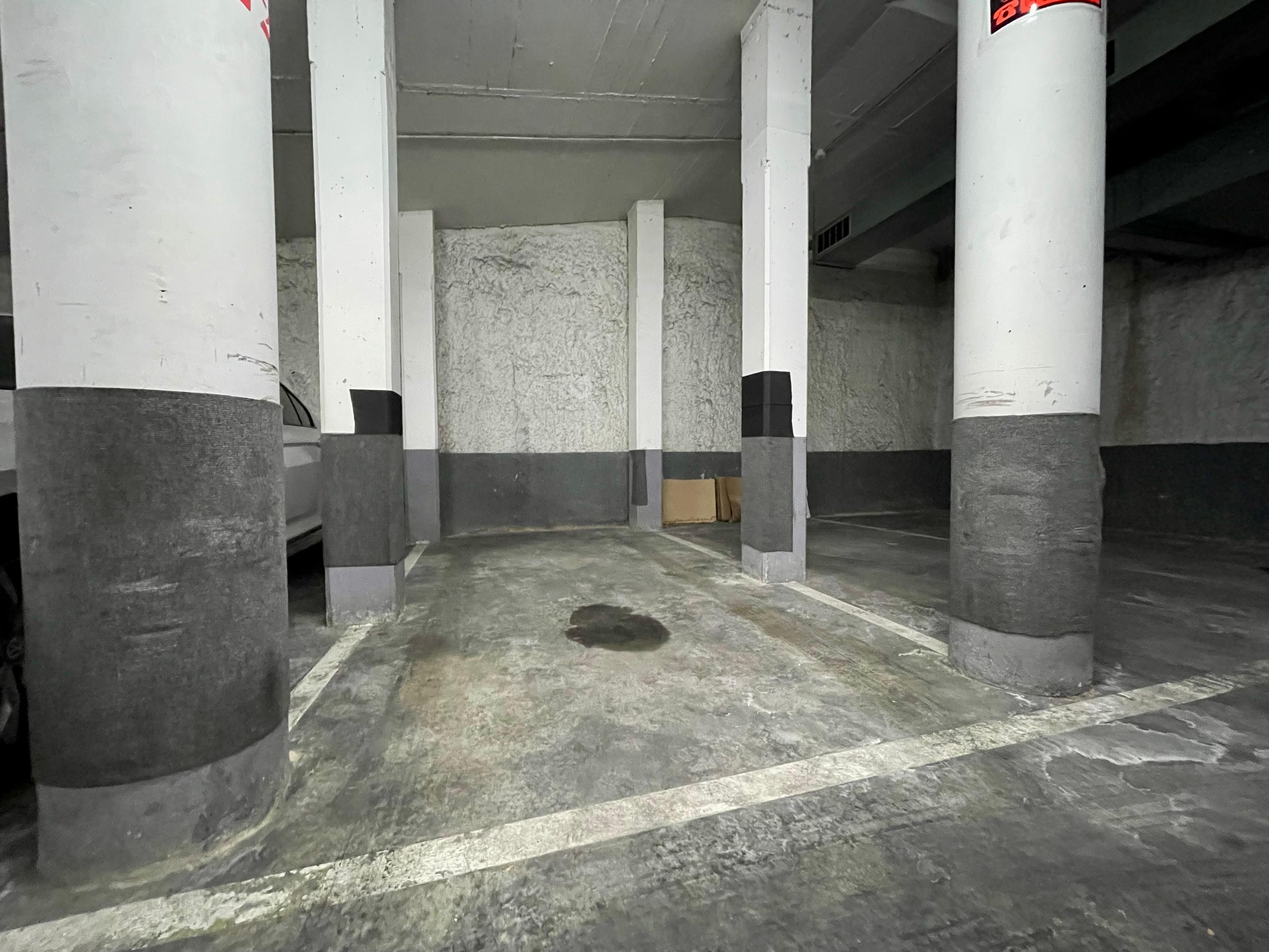 Garage for sale in Badalona