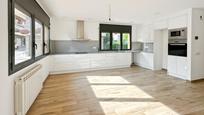 Kitchen of Flat for sale in Avià