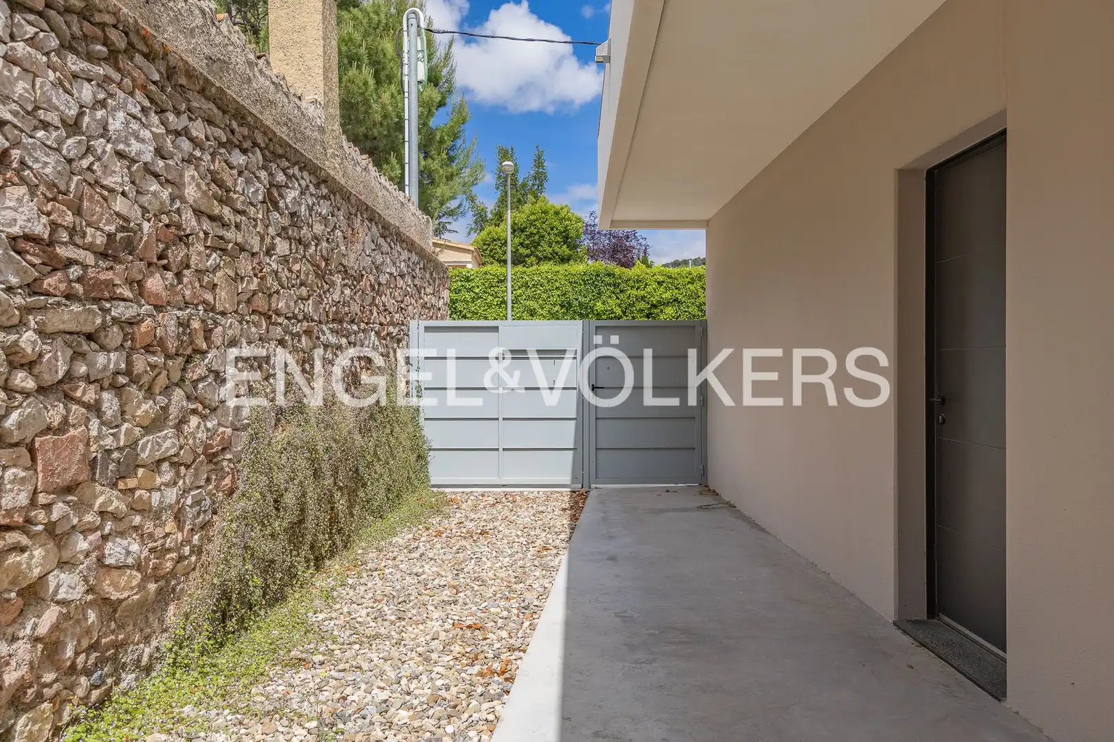 Vista exterior de Casa o chalet en venta en Matadepera con Calefacción, Parquet y Terraza