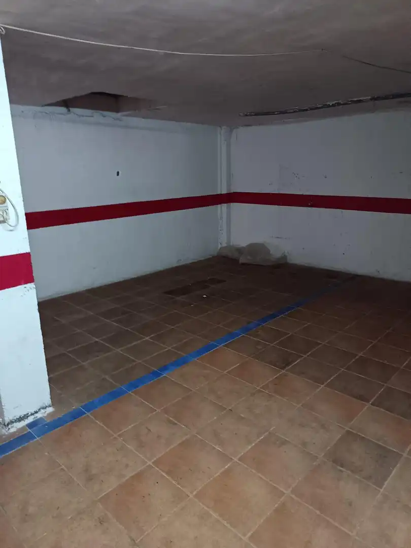 Garaje en venta en Calle de Manila, Los Cuarteros