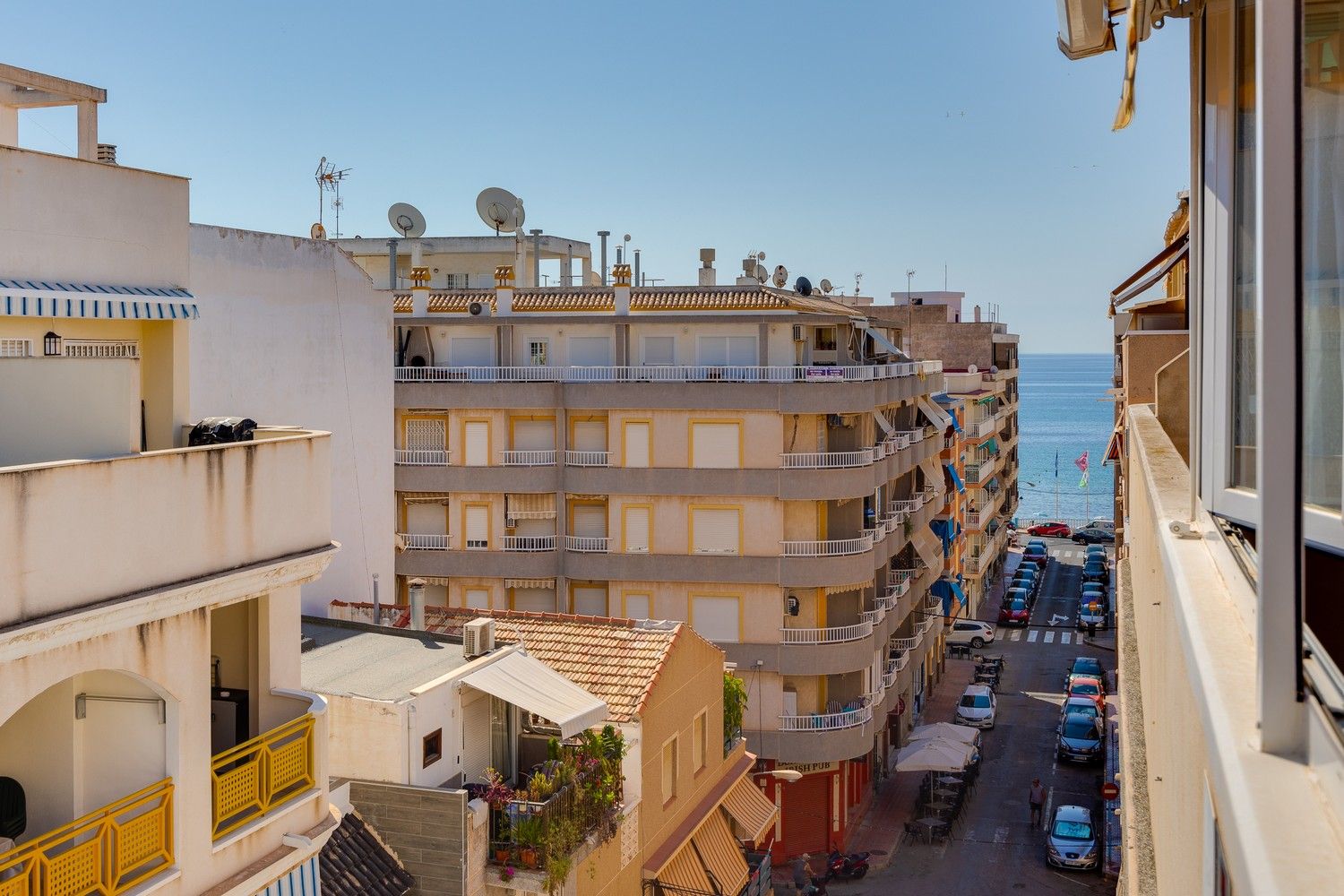 Vista exterior de Ático en venta en Torrevieja con Aire acondicionado, Calefacción y Terraza