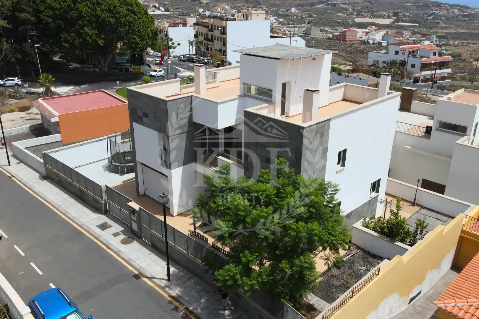 Vista exterior de Casa o chalet en venta en Arona con Aire acondicionado, Jardín privado y Parquet
