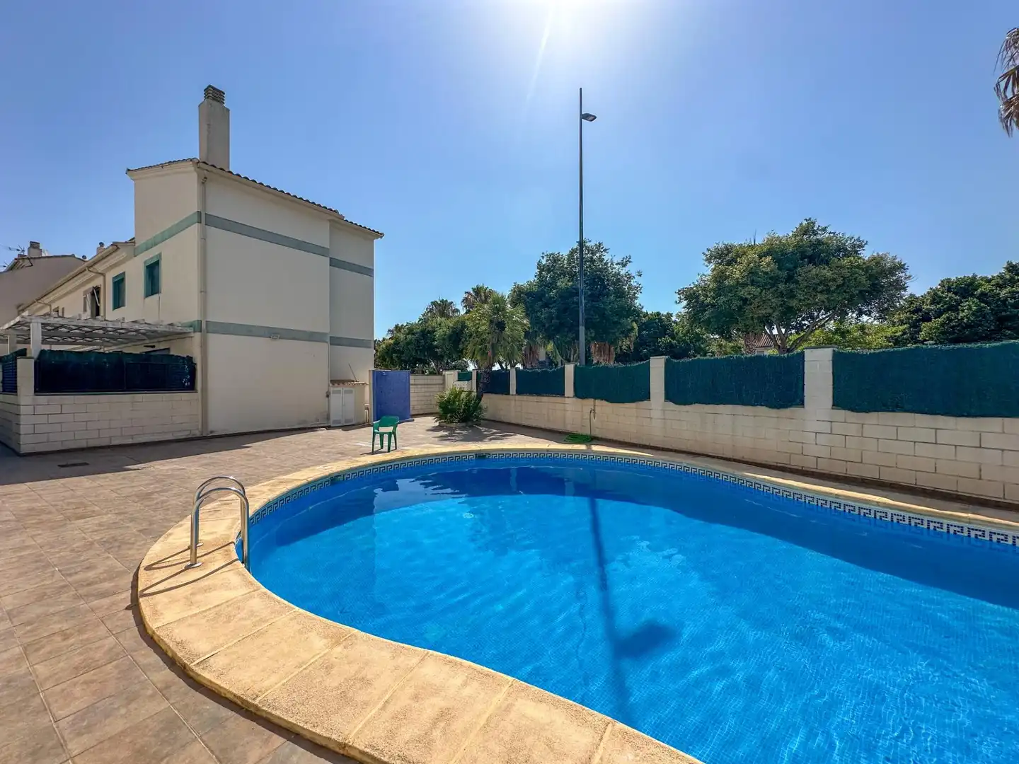 Schwimmbecken von Einfamilien-Reihenhaus zum Verkauf in Gandia mit Gemeinschaftspool