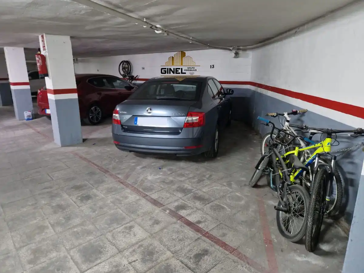 Aparcament de Pis en venda en Jaén amb Aire condicionat, Calefacció i Moblat