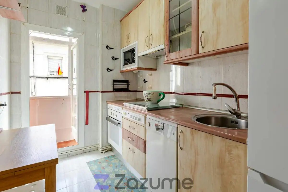 Kitchen of Flat for rent in Puente de Vallecas