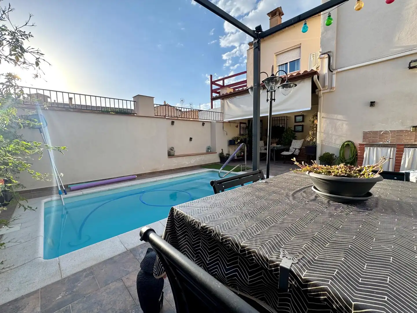 Casa aparellada amb terrassa en venda a Calle de la Gloria, imagen 5