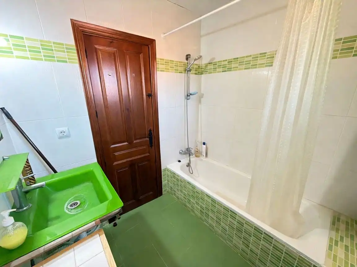 Baño de Casa o chalet en venta en Chiloeches con Aire acondicionado, Calefacción y Jardín privado