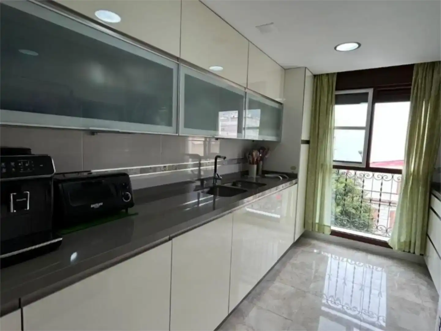 Kitchen of Flat for sale in  Melilla Capital  with Air Conditioner and Balcony