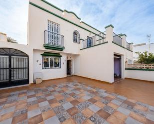 Vista exterior de Casa adosada en venda en Rioja amb Calefacció, Jardí privat i Terrassa