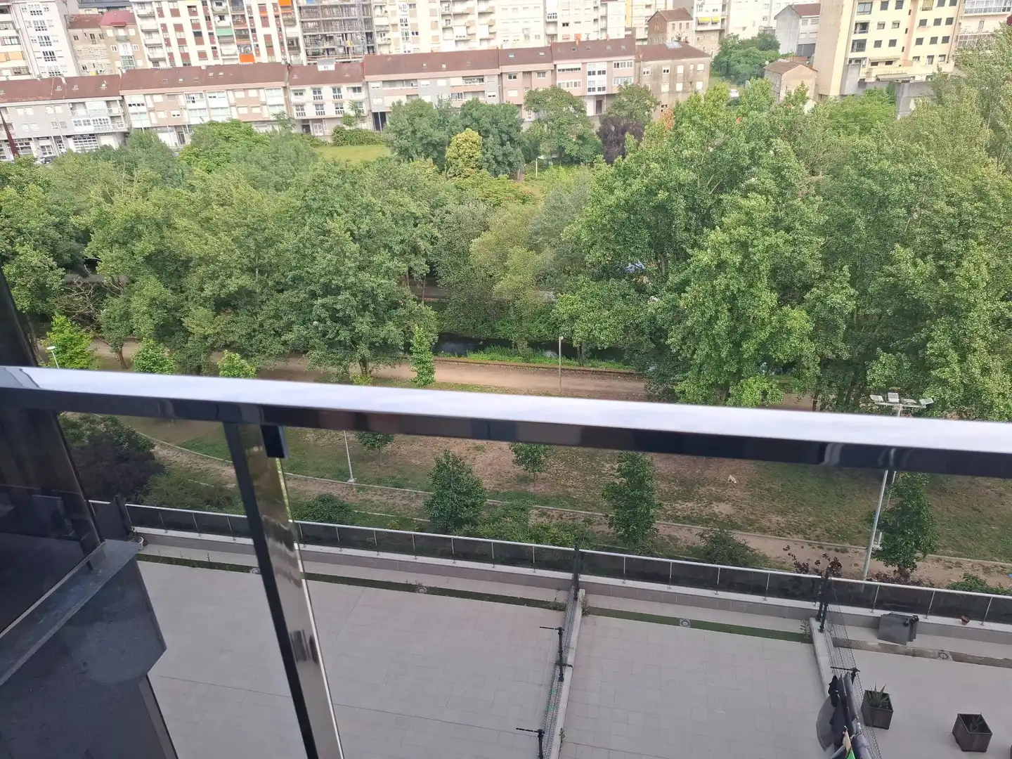Terraza de Apartamento de alquiler en Ourense Capital  con Calefacción, Trastero y Amueblado