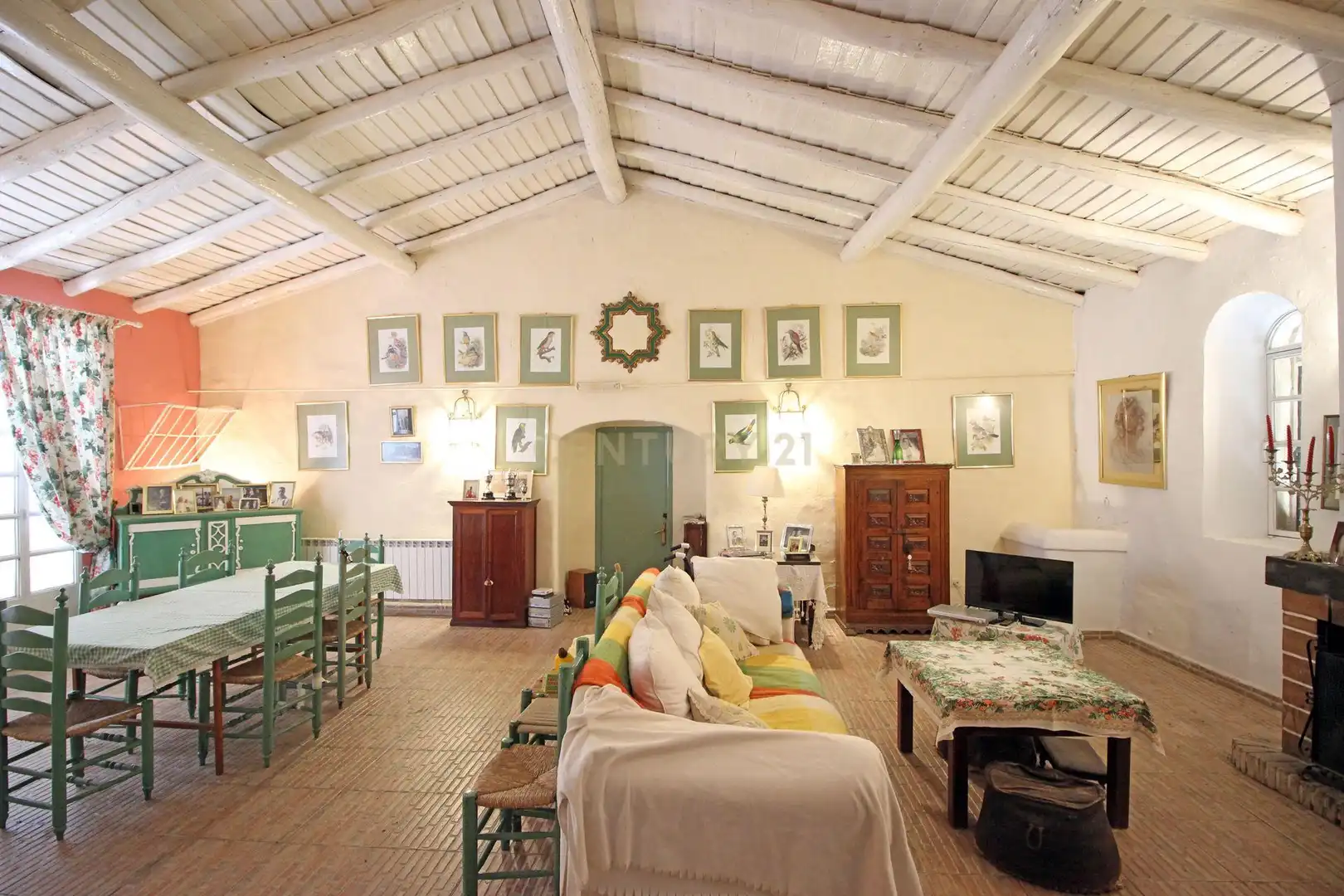 Sala d'estar de Casa o xalet en venda en Cáceres amb Jardí privat, Traster i Piscina