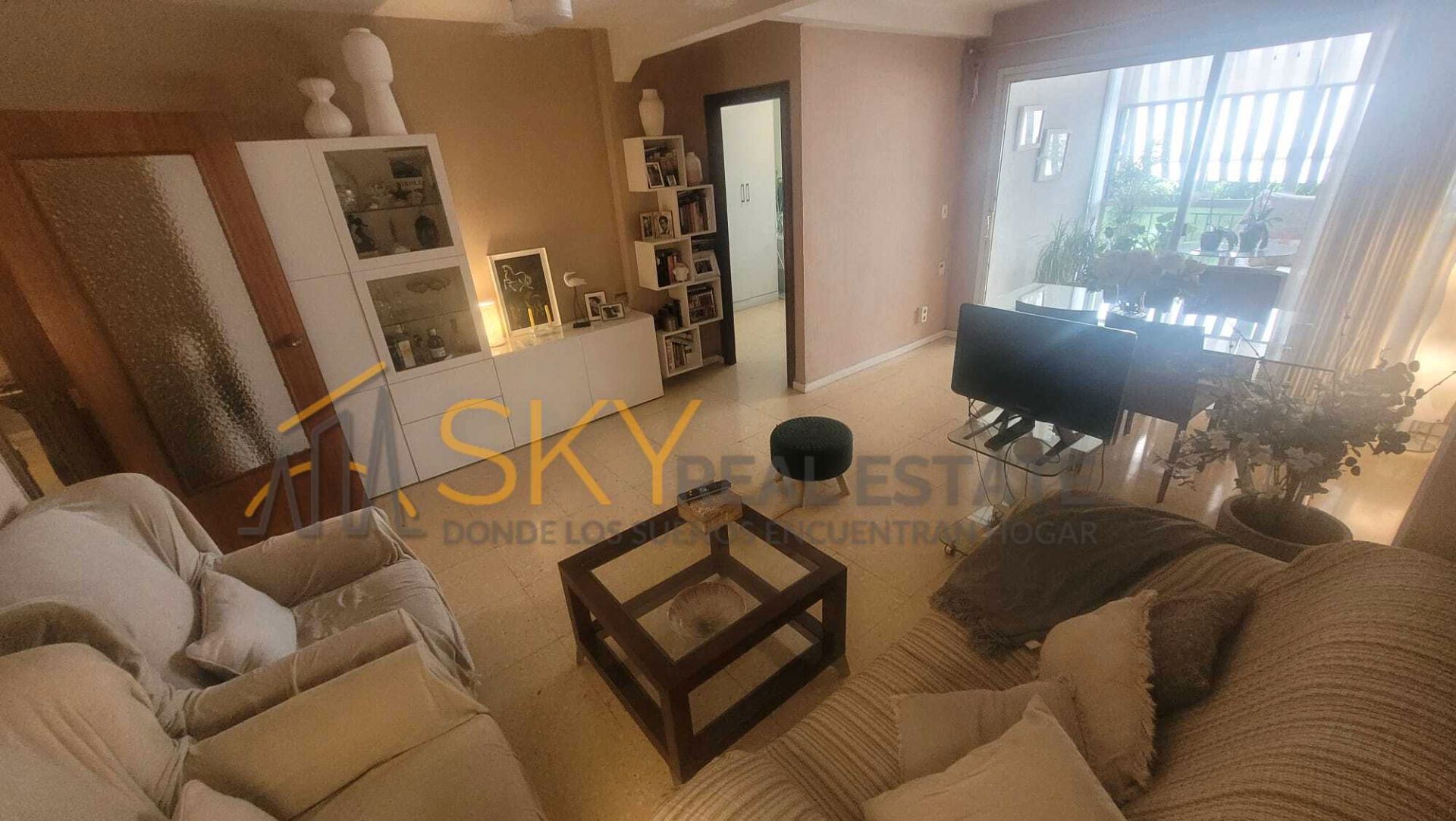 Sala de estar de Piso en venta en  Valencia Capital con Aire acondicionado, Amueblado y Balcón