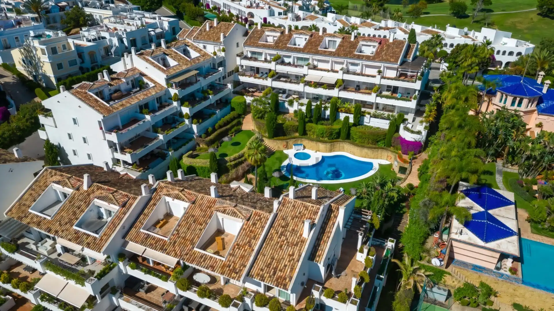Piano terra con terrazza in vendita a Nueva Andalucía