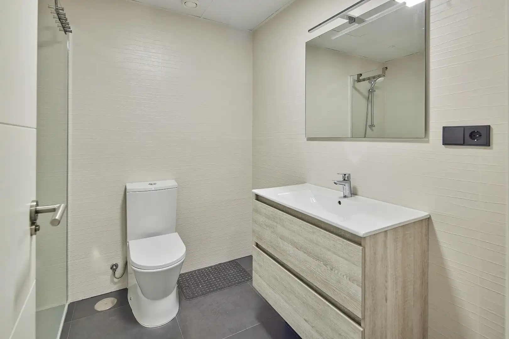 Baño de Dúplex en venta en Cádiz con Aire acondicionado y Trastero