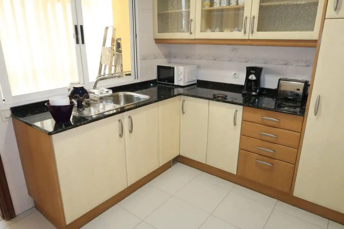 Wohnung zur Miete in Pasaje al Burgo, Eirís