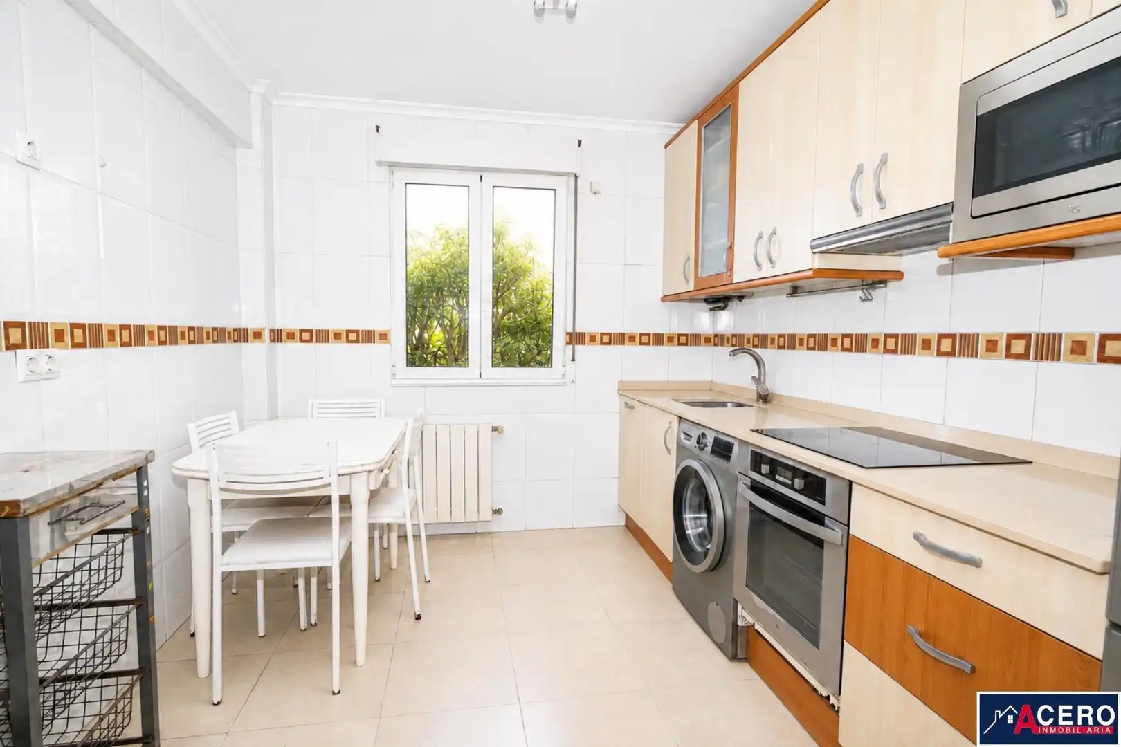 Cocina de Piso en venta en Santander con Calefacción, Trastero y Balcón