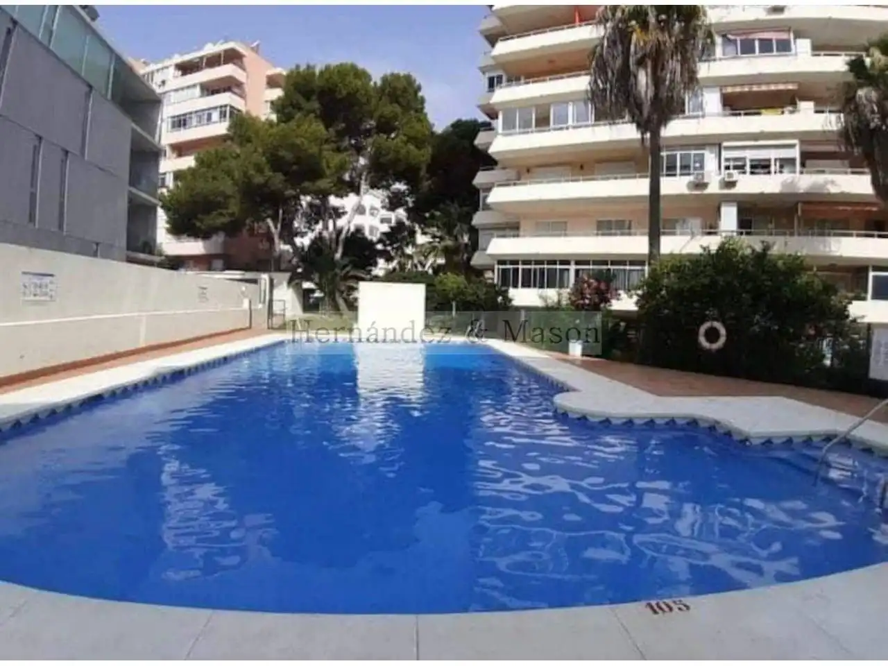 Habitatge amb piscina en venda a Avenida Marysol