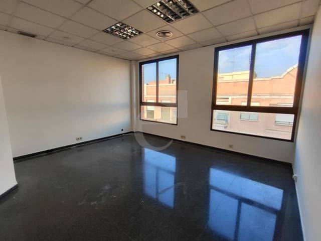 Oficina en Alquiler en Safranar