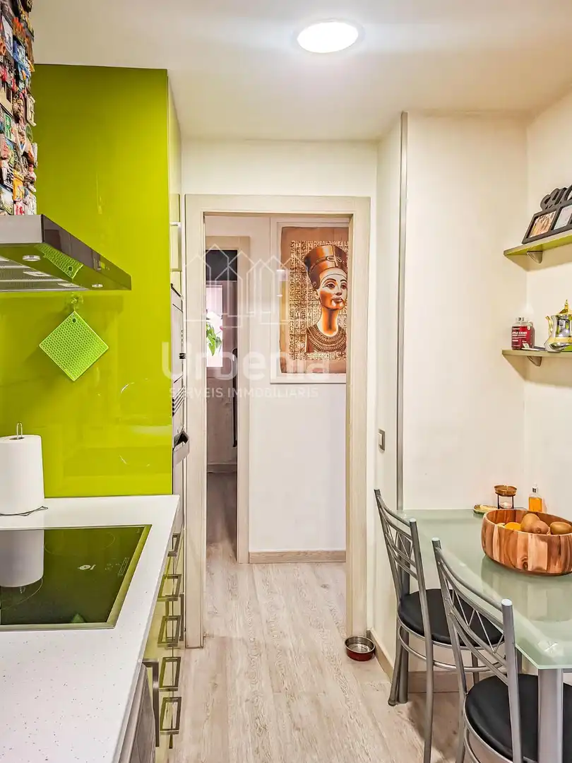 Küche von Wohnung zum Verkauf in Mataró mit Klimaanlage, Heizung und Terrasse