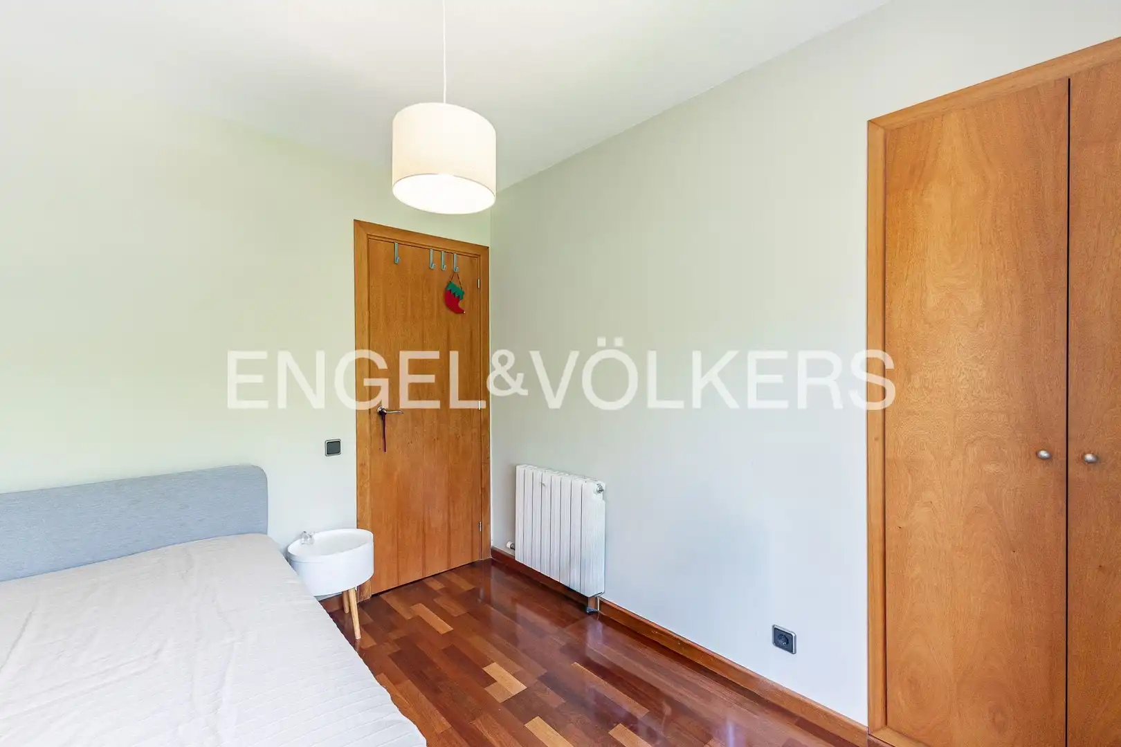 Habitación de Casa adosada en venta en Cabrils con Calefacción, Jardín privado y Terraza